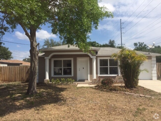 Building Photo - Spacious 4BR House in Tampa