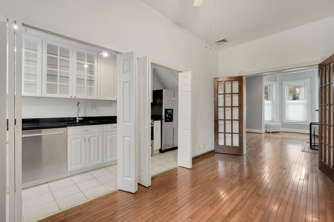 Photo - 310 9th St NE Unit 310 9th St NE #A