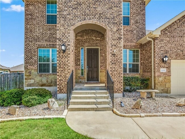 Photo - 2208 Legend Hill Dr