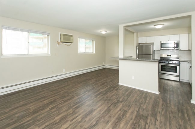 Photo - 23700 W Warren Ave