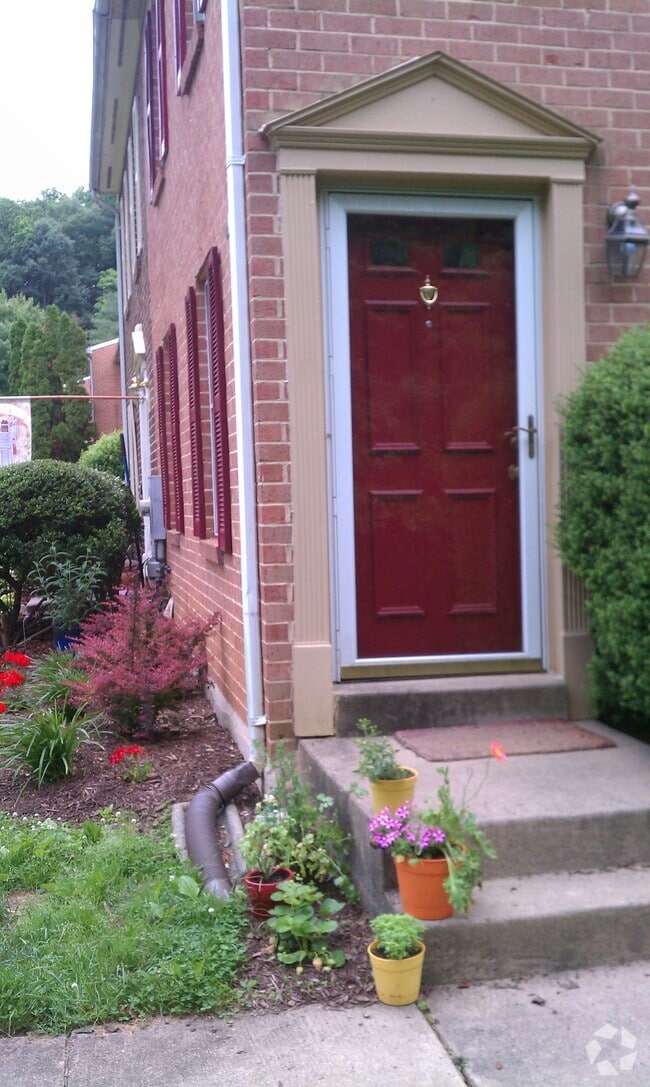 Building Photo - 6430 Blarney Stone Ct Rental