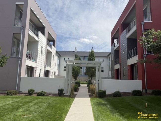 Building Photo - 5027 W Daybreak Pkwy