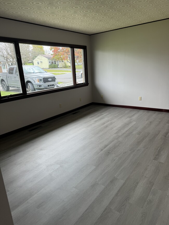 Photo - 109 Clayton Dr