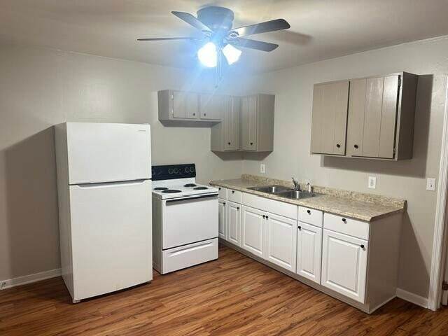 Photo - 257 SE Bell St