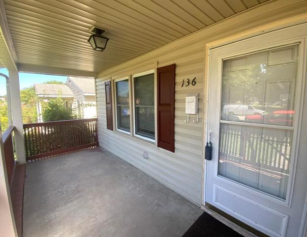 Photo - 136 Poplar Ave