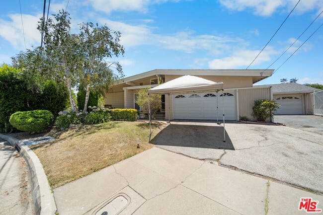 Photo - 3114 Henrietta Ave