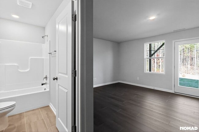 Photo - 516 Light Oak Wy