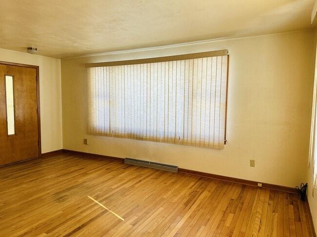 Photo - 112 N Stanton St