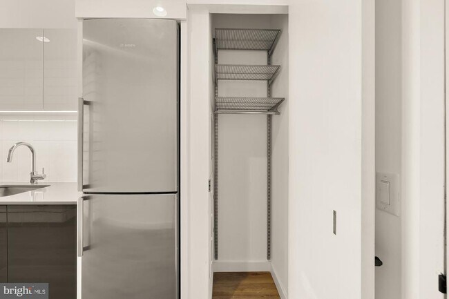 Photo - 57 N St NW Unidad 331