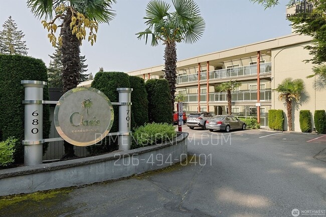 Building Photo - 1 Bedroom Condo with View in the heart of Bellvue! Unit 203