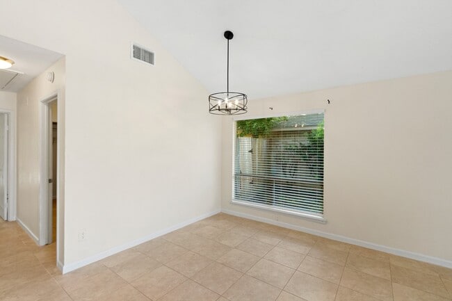 Photo - 5216 Beaverbrook Dr