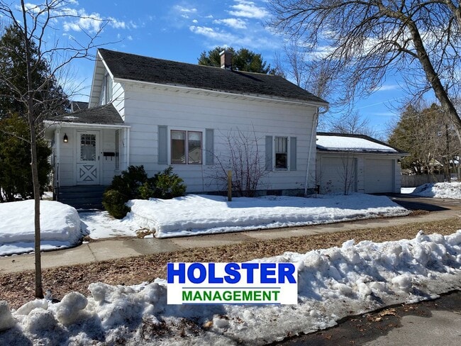 Building Photo - 3-Bedroom 1 1/2 Bath Single-Family Home Near John Marshall Elementary School