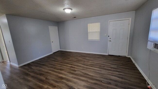 Photo - 6149 Commodore Dr