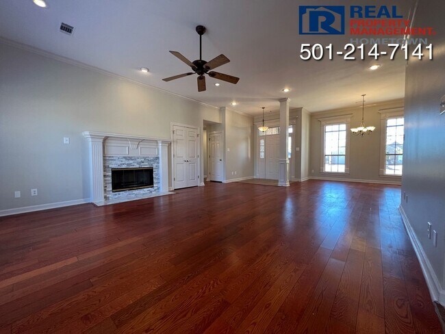 198 Deauville Dr