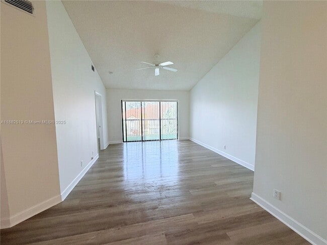 Photo - 5761 Riverside Dr Unit 303B4