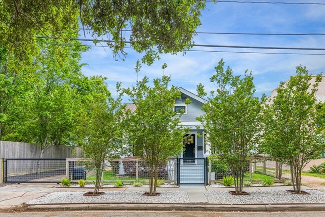 Photo - 3709 Reagan St