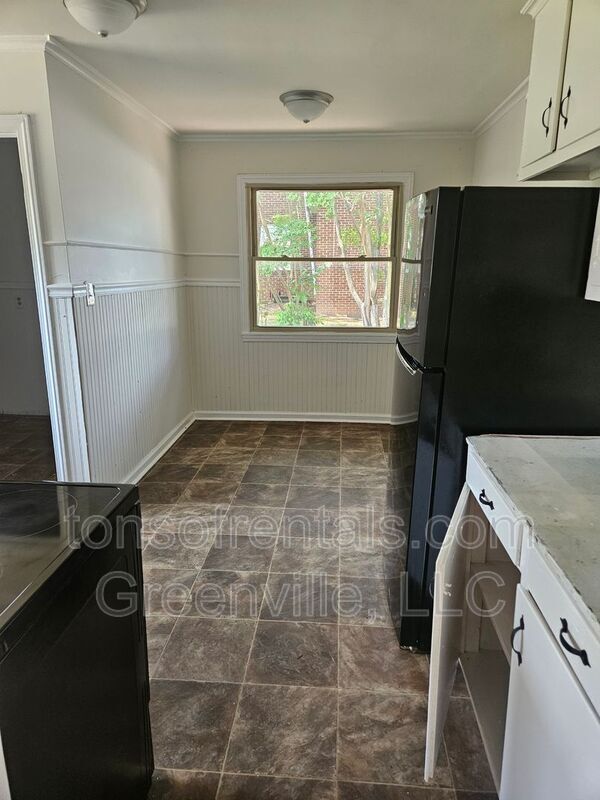 Photo - 213 Dr M.L.K. Dr