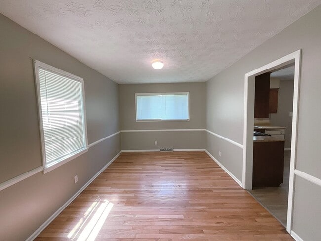 Photo - PRE-LEASING