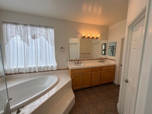 Photo - Spacious SW Visalia Home Available Now!