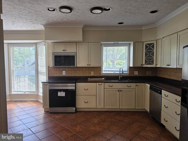 Photo - 101 Tarks Ln