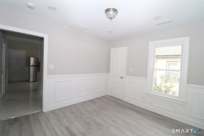 216 E Pearl St