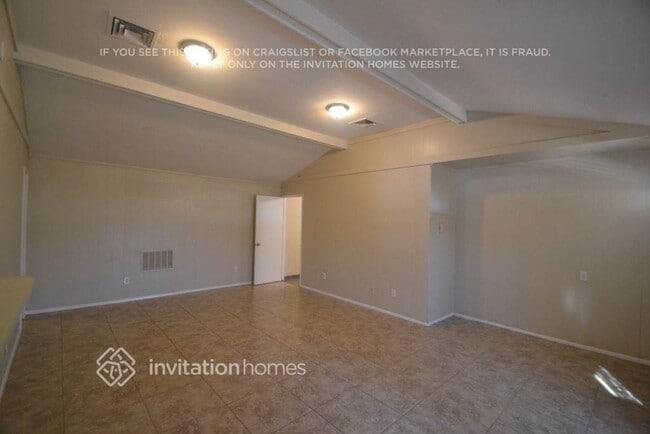 Photo - 6116 W Claremont St