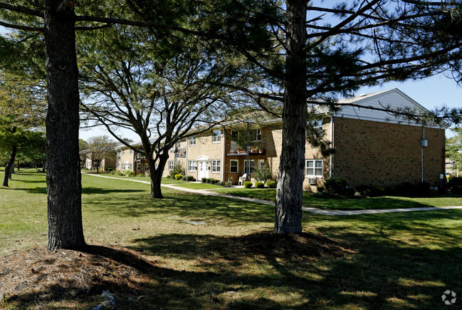 Building Photo - Princeton Arms North Rental