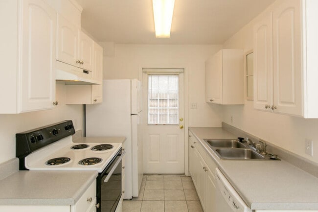 Photo - 430 Knickerbocker St Unit 22