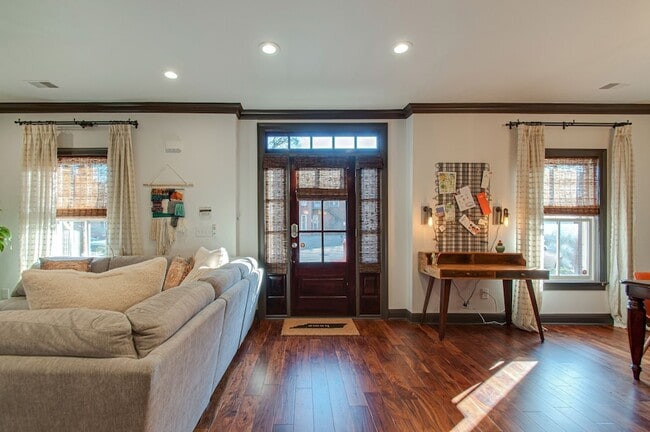 Photo - 2110 Acklen Ave Unit 102