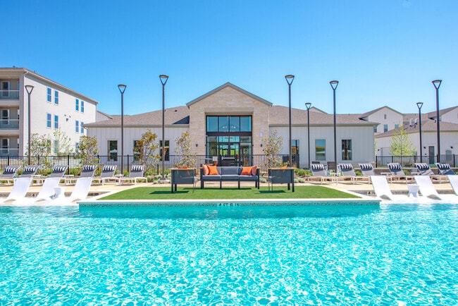 Building Photo - Alta Rolling Oaks