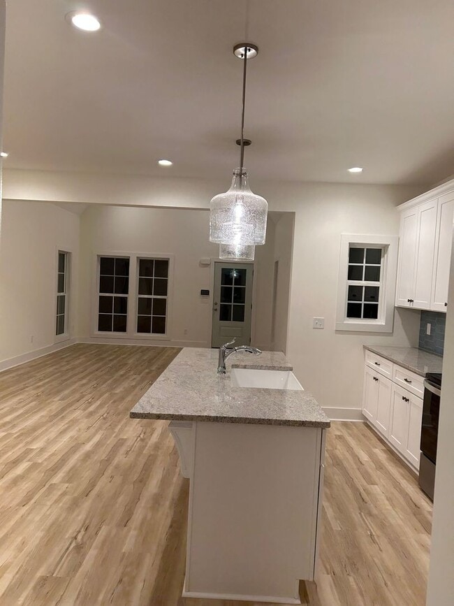 Photo - 1098 Burrow Cir