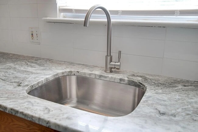 Photo - The Oaks Apartments