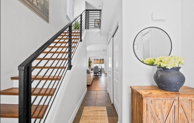 Building Photo - 2182 W Warren Ave