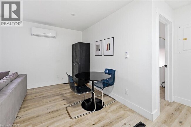 Photo - 13 Westinghouse Ave