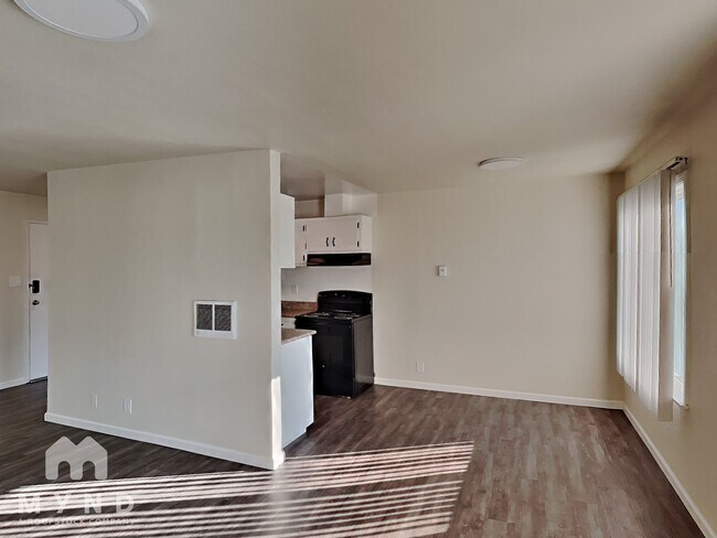 Photo - 240 Athol Ave Unidad 201