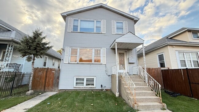 Building Photo - 2216 N Central Ave Unit 1