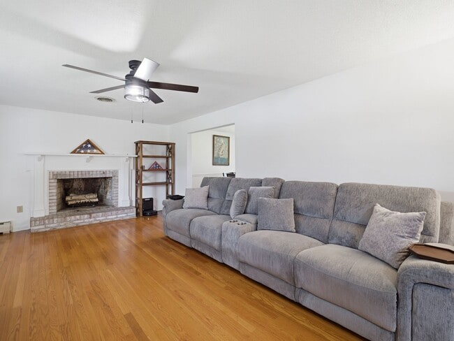 Photo - 173 Colonial Dr
