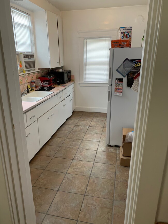 Photo - 86 W State St