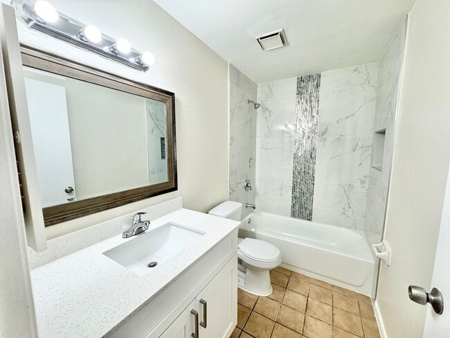 Photo - PIKUS (5356 24th Ave SW) Unit #B