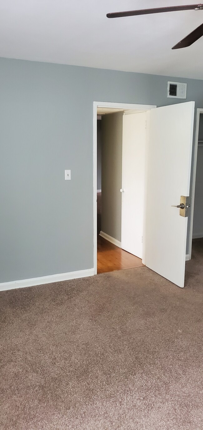 Photo - 1727 28th St SE Unit 202