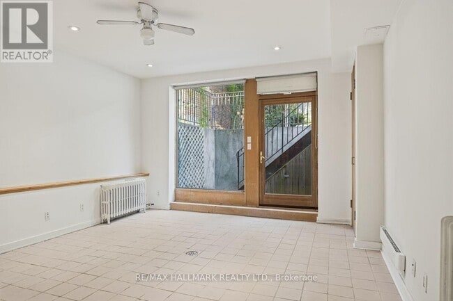 Photo - 321 Palmerston Blvd Unit Lower Back