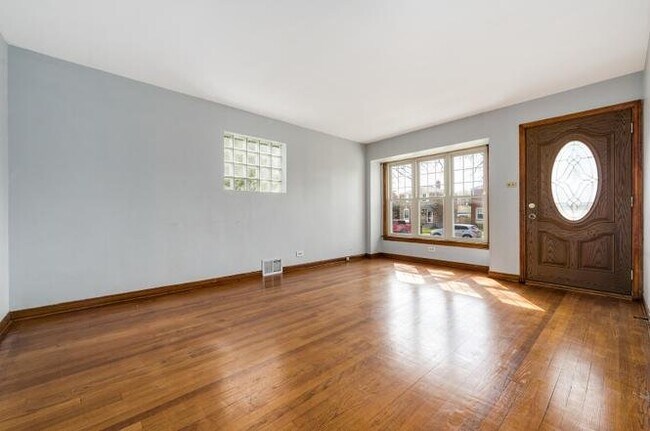 Photo - 3819 S 57th Ave