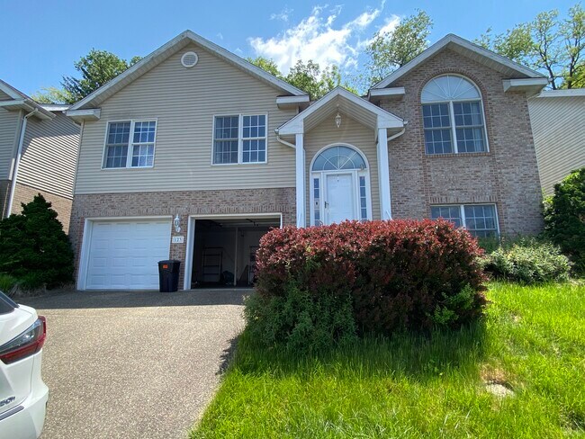 Photo - 123 Cobblestone Cir