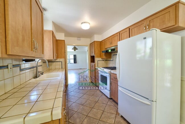 Photo - 2049 Fifth Ave