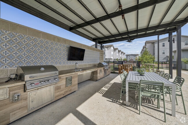 2 habitaciones, 2 baños - 1547 pies cuadrados - Parrillas - Alta Westinghouse Townhomes