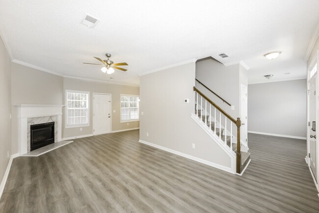 1609 Blossom Dr