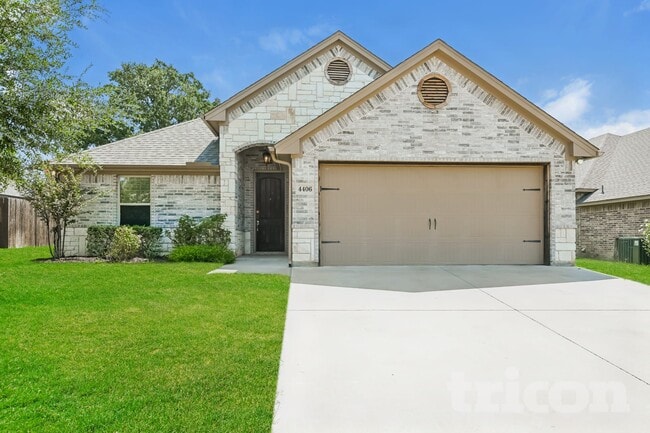 Building Photo - 4406 Logan Cir