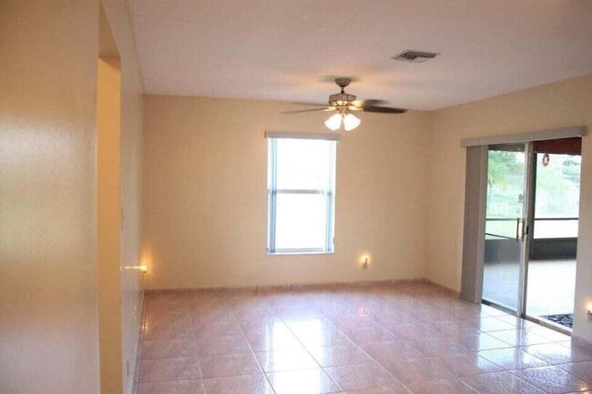 Photo - 221 Bilbao St