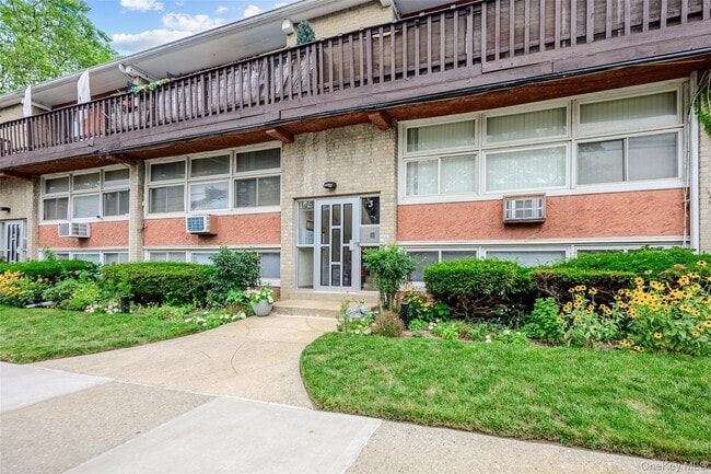 Building Photo - 3 Duryea Pl Unit 1D