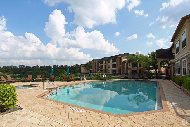Building Photo - The Landings at Long Lake Rental